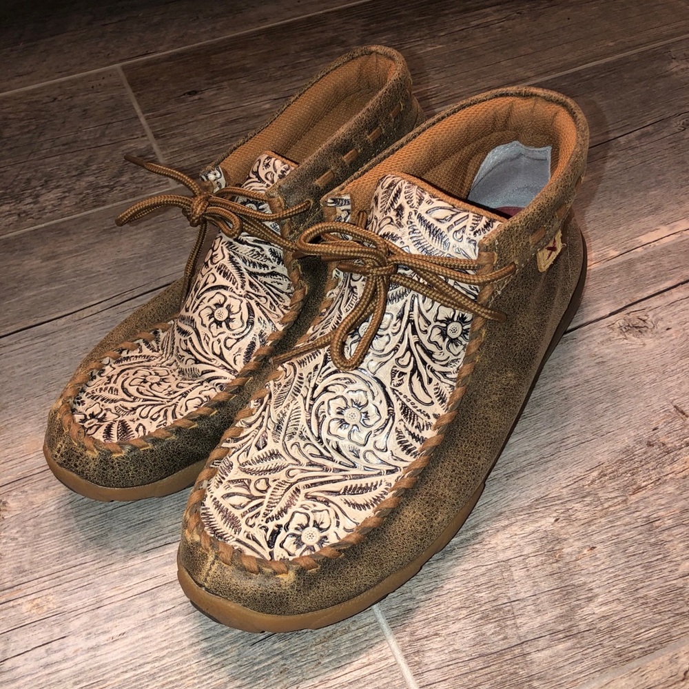 Twisted X tooled floral and brown driving moc